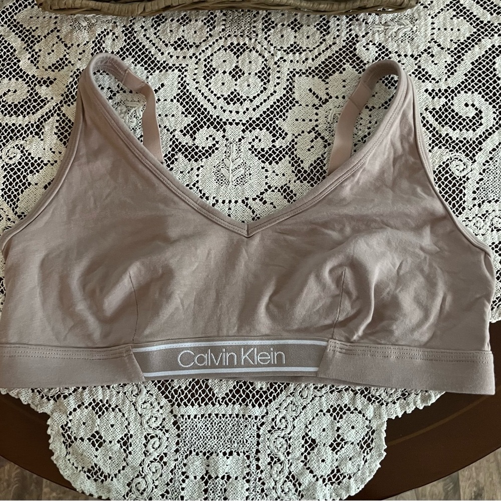 2 Calvin Klein Bra’s Size L New without tags